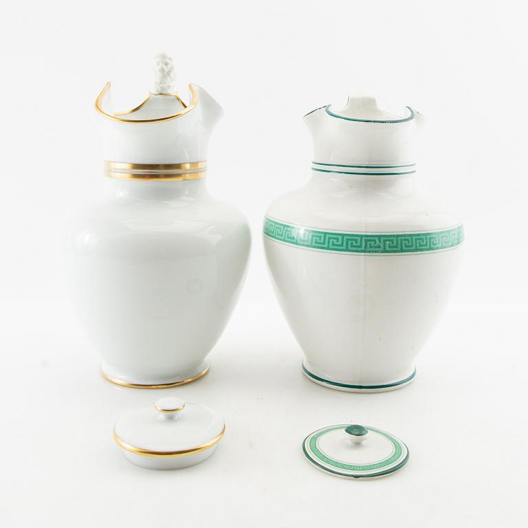 Teapots with lids, 2 pcs Bing & Grøndahl and Villeroy & Boch, first half of the 20th century, porcelain.