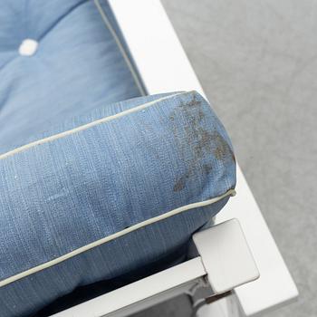 Elsa Stackelberg, a pair of painted aluminium armchairs, Fri Form, late 20th century.