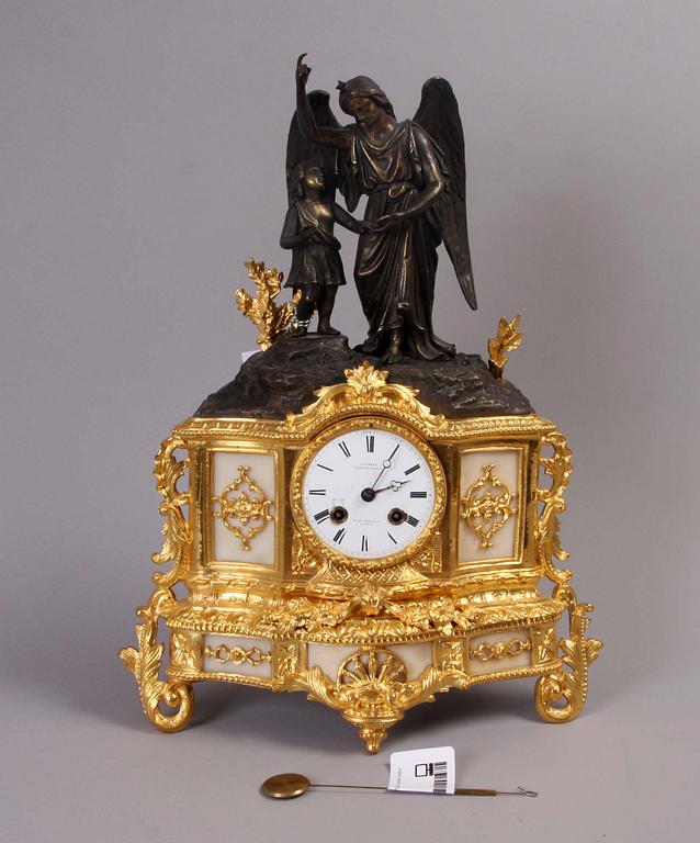 BORDSPENDYL, Caudron, Paris. 1800-talets andra hälft.