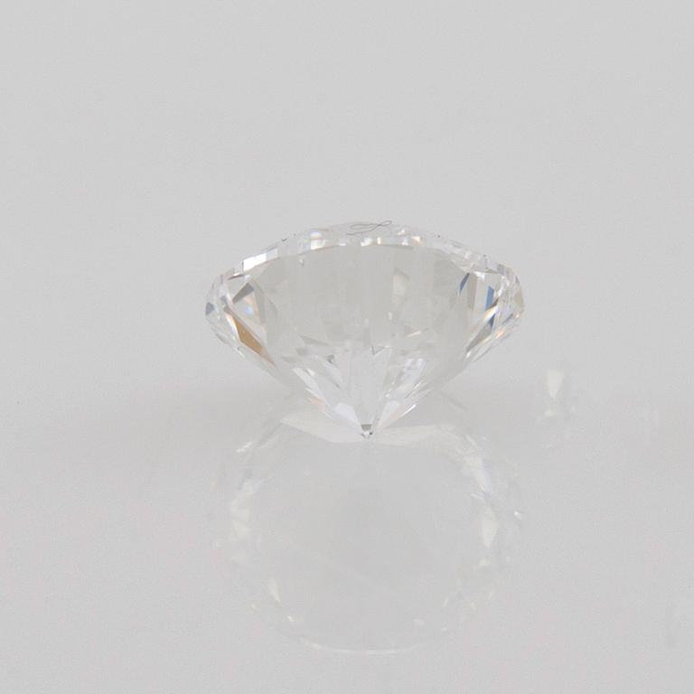 GIA certified round brilliant-cut diamond approx. 0.71 ct D/VVS2.