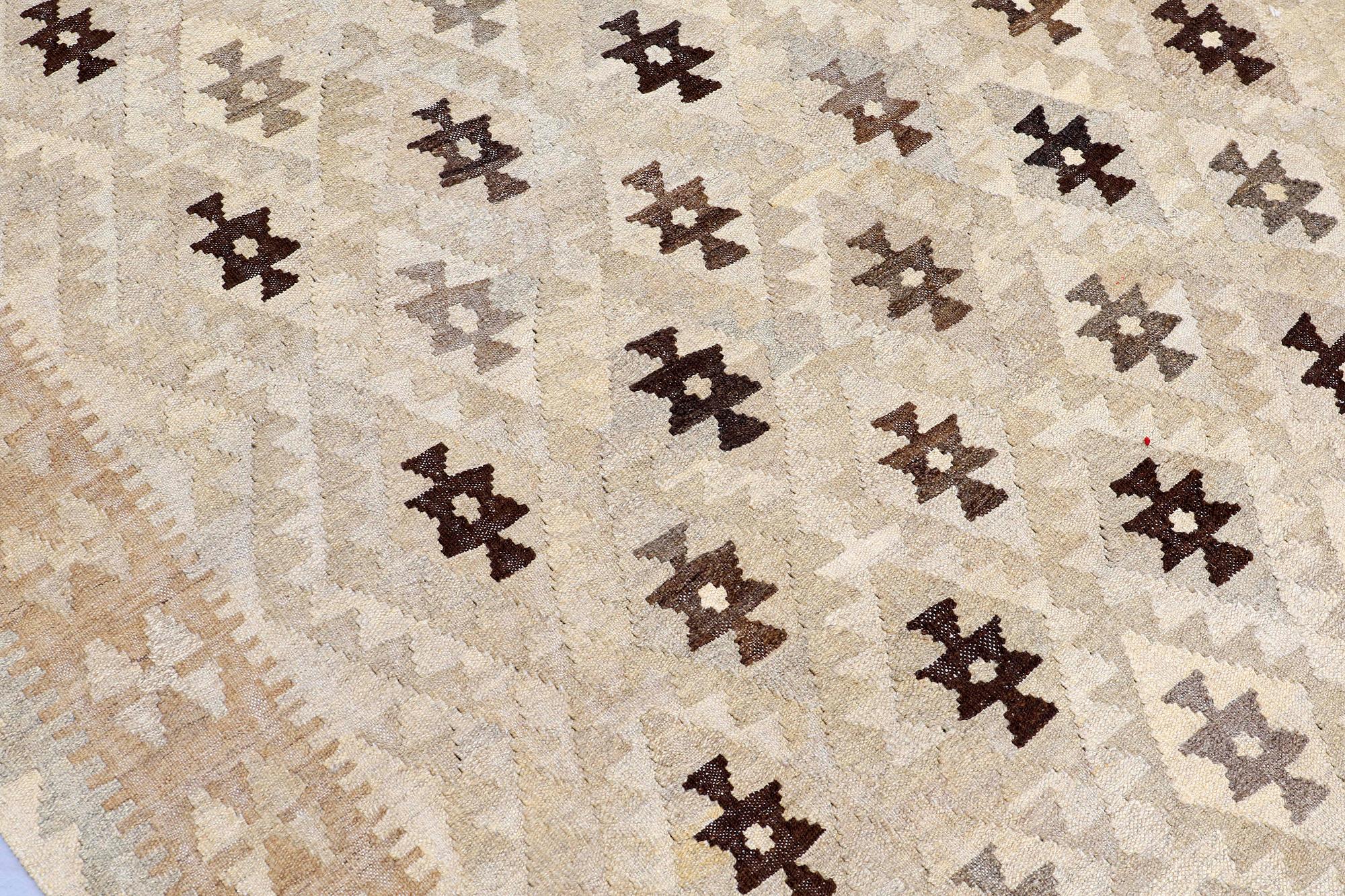 MATTA. Kelim, ca 298 x 190 cm.