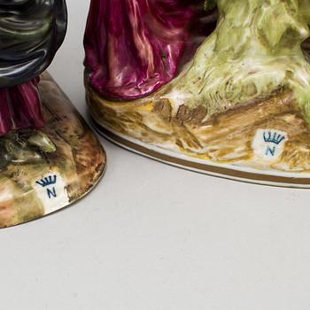 FIGURINER, 2 st, porslin, Neapellikande märke, 1900-talets början.