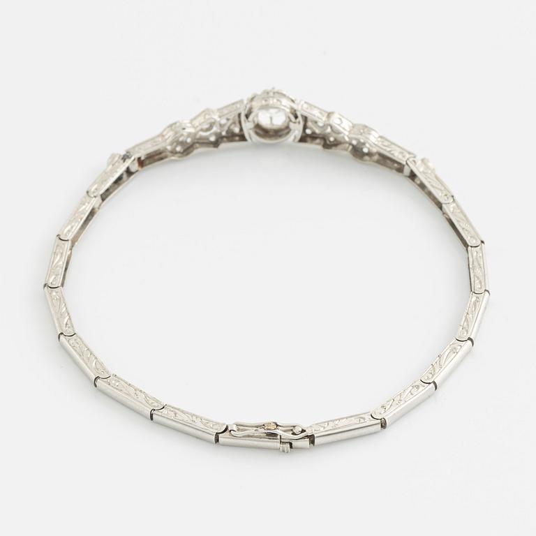 Armband platina med gammal- och rosenslipade diamanter.