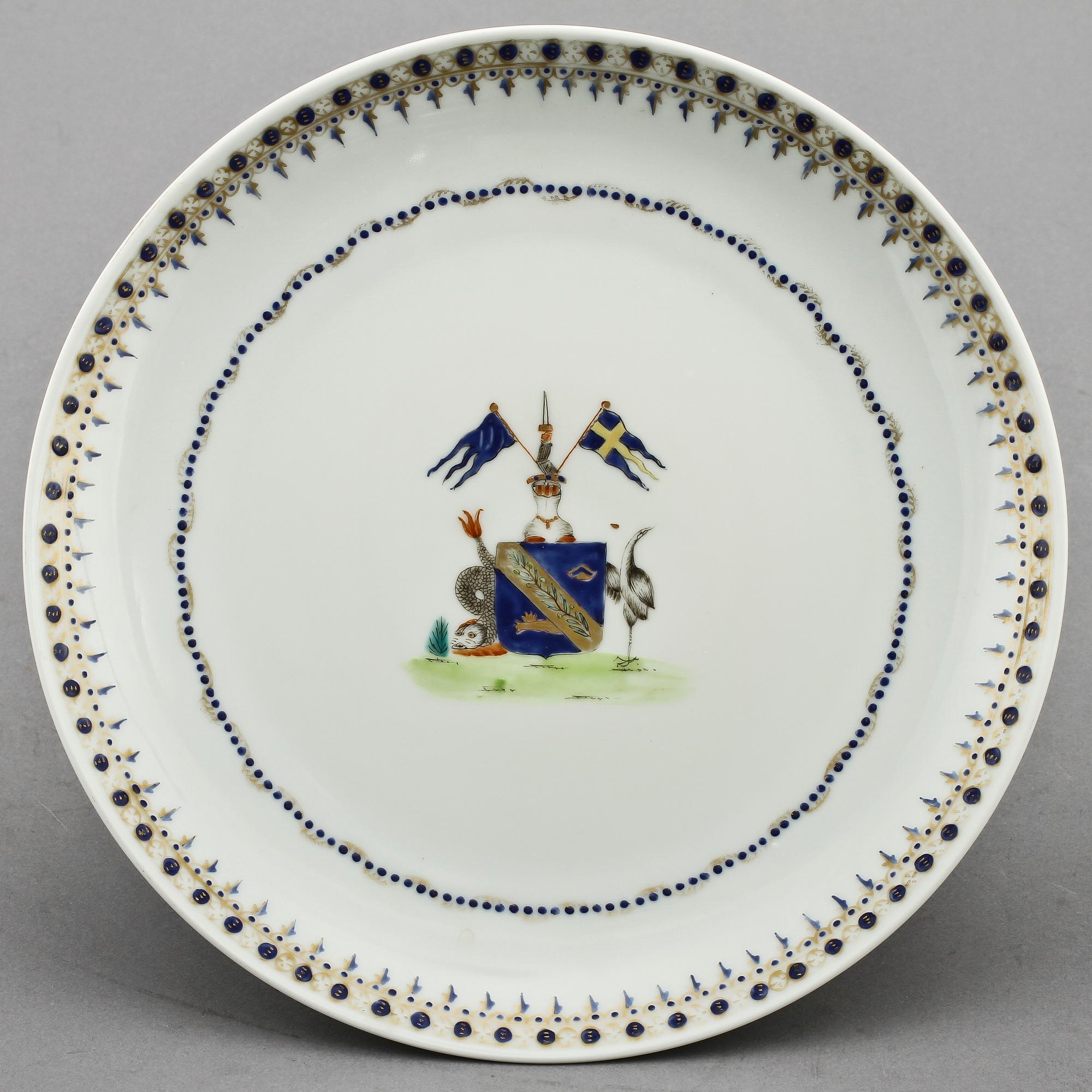 TALLRIKAR, 14 st, samt FAT, porslin, 1900-tal.