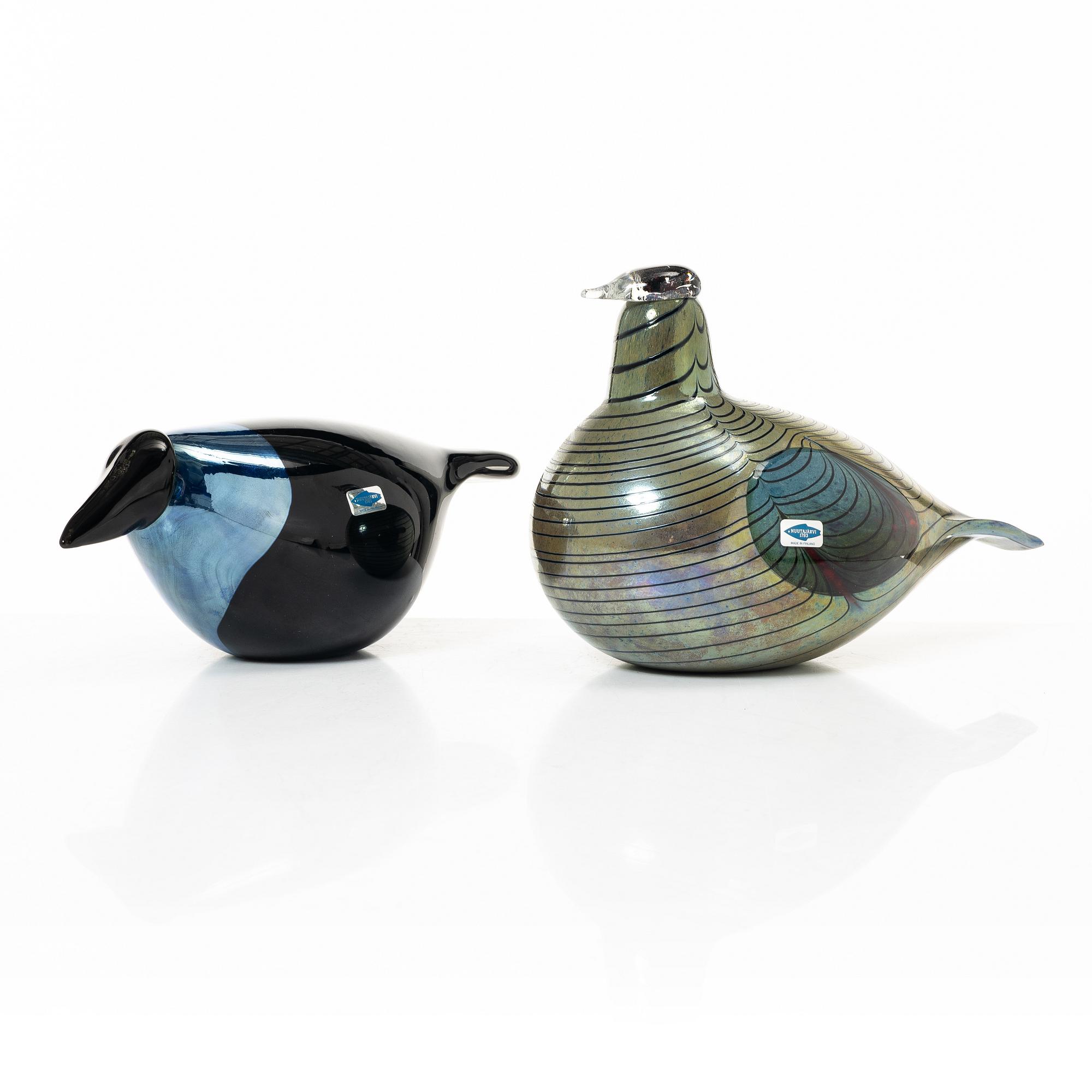 Oiva Toikka, a pair of glass birds, Nuutajärvi, Notsjö, Iittala, Finland.