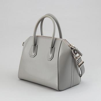 Givenchy, a grey leather 'Antigona Small' handbag.