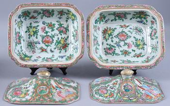 LOCKKAROTTER, ett par, porslin, Kina, Kanton, 1900-tal.