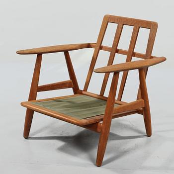 FÅTÖLJ, "GE 240/Cigarren", Hans J Wegner, 1900-talets tredje kvartal.