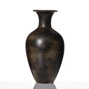 Gunnar Nylund, a stoneware vase, Rörstrand 1950-60s, model AKT.