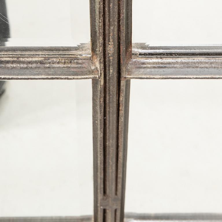 Spegel, modern tillverkning.