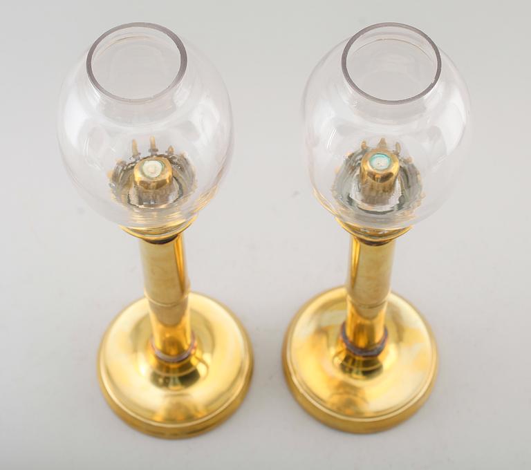 LJUSLYKTOR, 1 par, mässing, omkring år 1900.