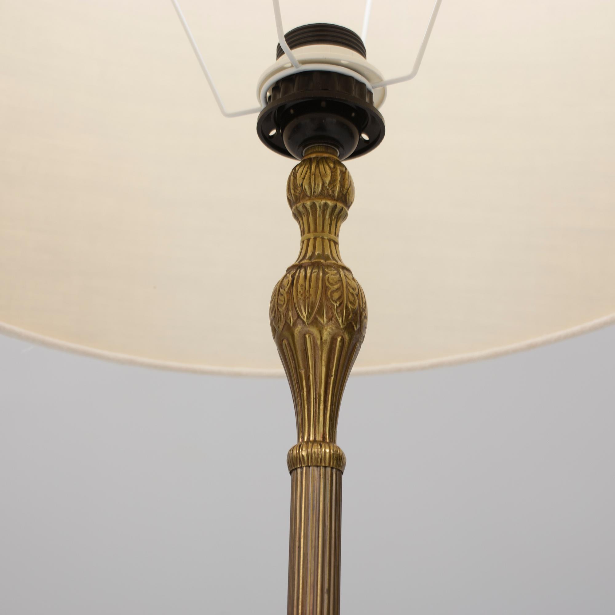 GOLVLAMPA. 1900-tal.