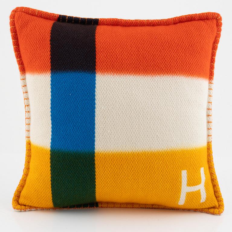 Hermès, kudde, "Coussin Tisse Main/Surteint H Dye".