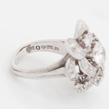 An 18K white gold WA Bolin ring set with round brilliant-cut diamonds.
