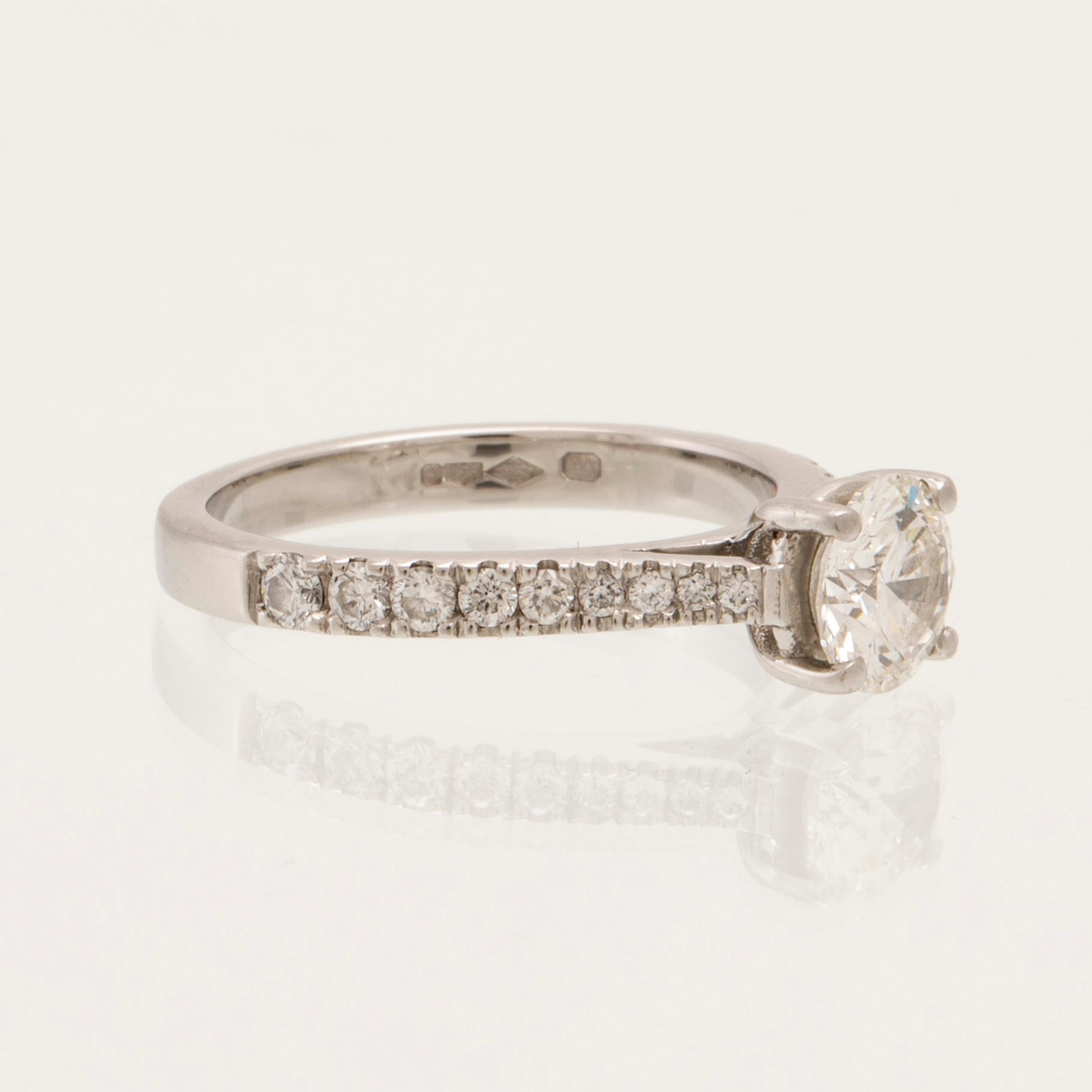 Ring platina med runda briljantslipade diamanter GIA cert, Van Bruun.
