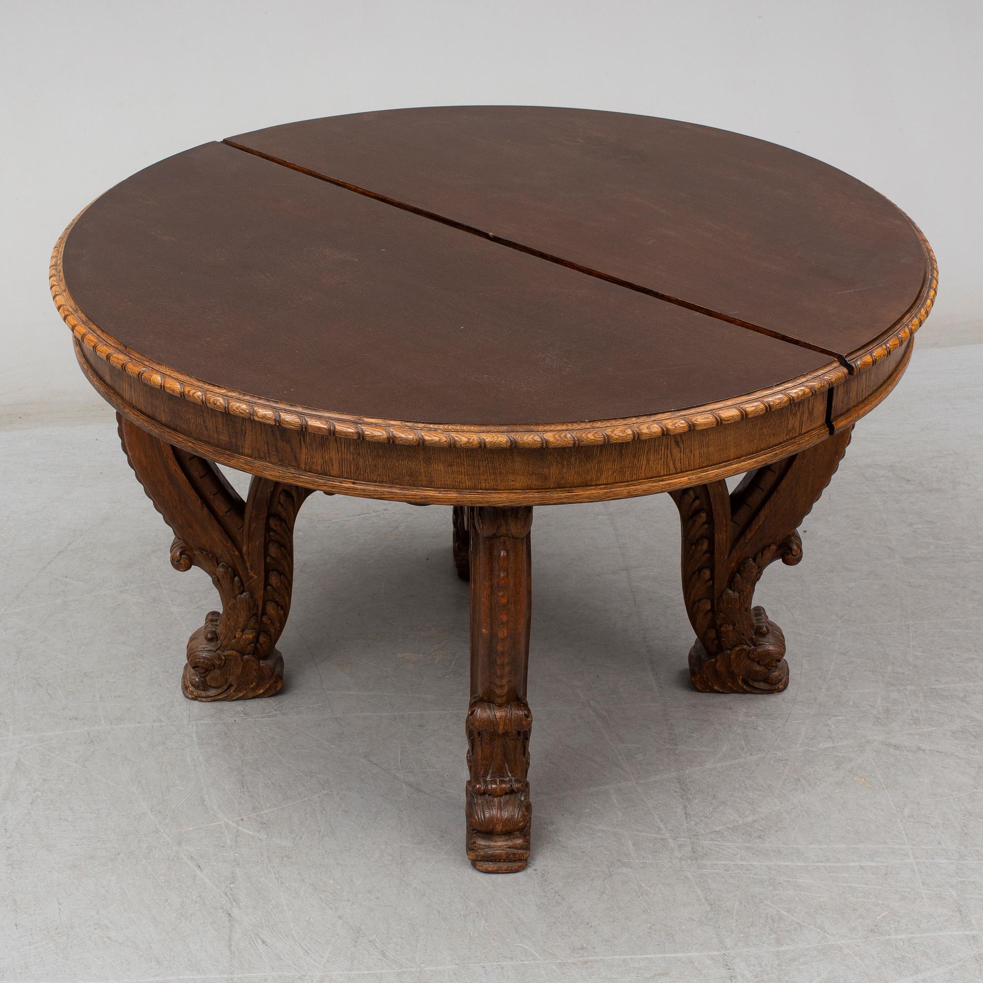 A circa 1900 dining table. - Bukowskis