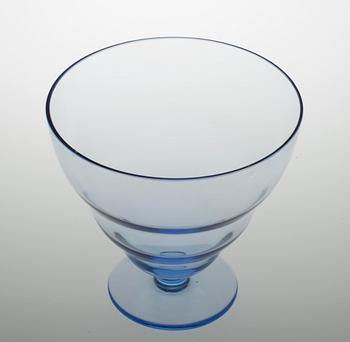 VAS, glas, sign. Gunilla Jung, Karhula.