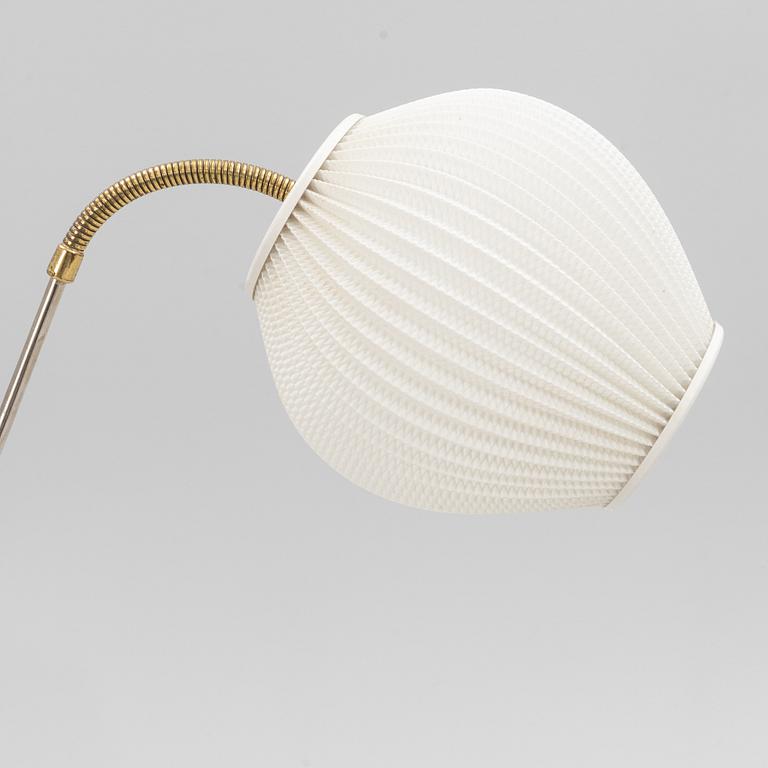 A mid 20th century floor lamp with lampshade by Sven-Åke Sörensen.