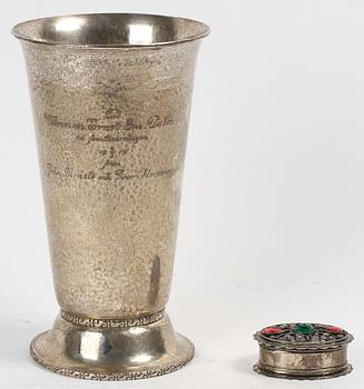 DOSA  och BÄGARE , silver, 1900-tal.