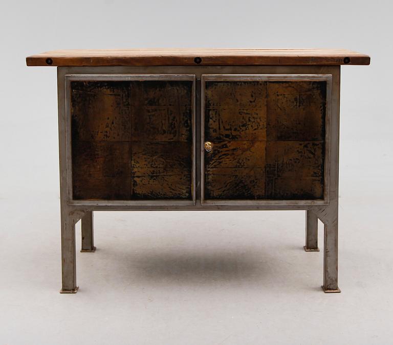 SERVERINGSSKÅP, industrimodell, 1900-talets andra hälft.