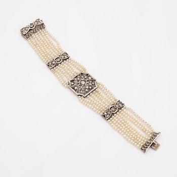 Seed pearl and rose cut diamond bracelet.