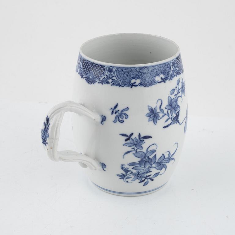 A Chinese blue and white mug, Qing dynasty, Qianlong (1736-95).