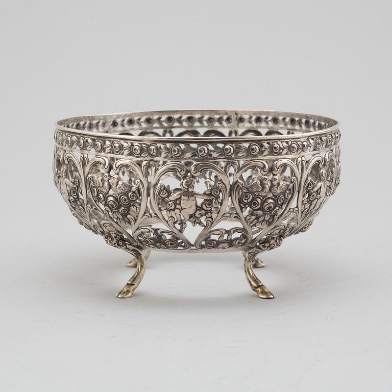 A GERMAN SILVER BOWL,  first half of the 20th century.