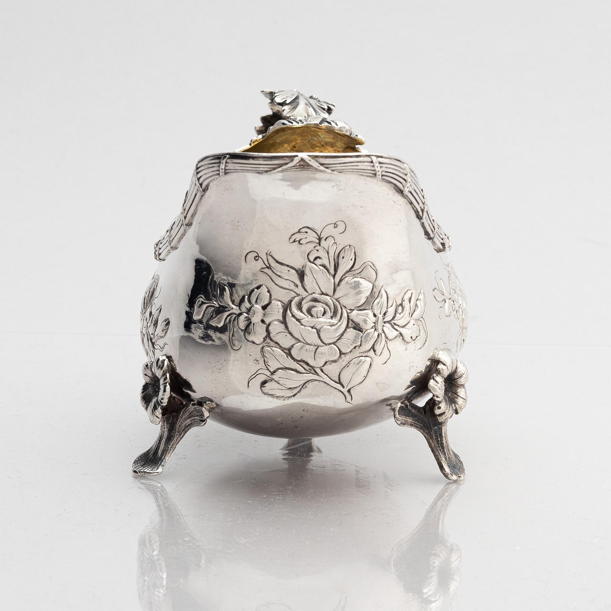 Jacob Lampa, gräddsnäcka, delvis förgyllt silver, Stockholm 1776. Rokoko.