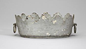 GLASSKÖLJ, metall, 1700-tal.