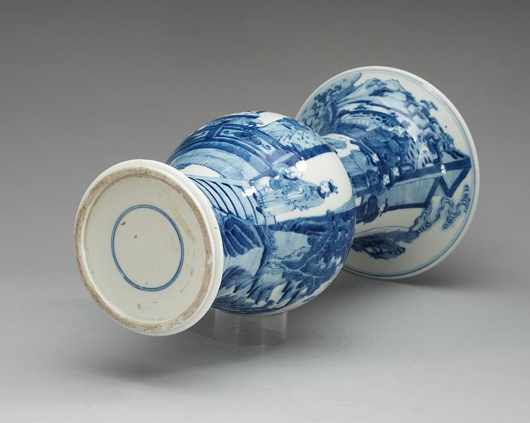 A large blue and white vase, Qing dynasty.