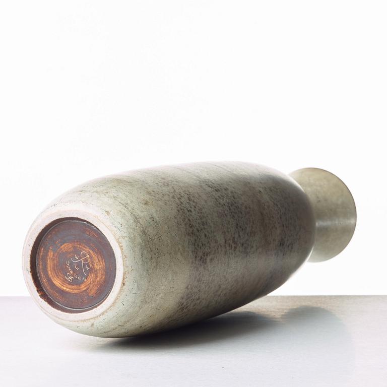 Carl-Harry Stålhane, a large stoneware vase, Rörstrand, Sweden 1950's.