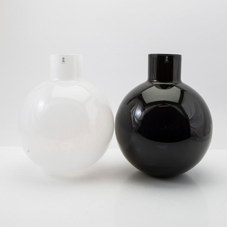 Carina Seth Andersson, vases, 2 pcs., "Pallo", Skruf.