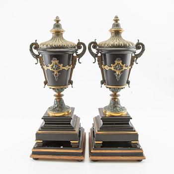 Decorative urns, a pair from the first half of the 20th century.