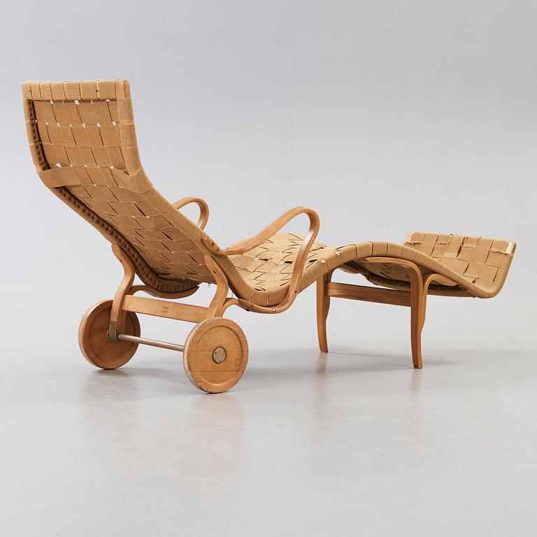 Bruno Mathsson, a beech lounge chair, Värnamo, Sweden 1950's.