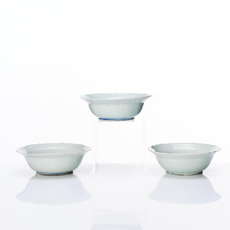 A set of three blue and white dessert dishes, Ming dynasty (1368-1644).