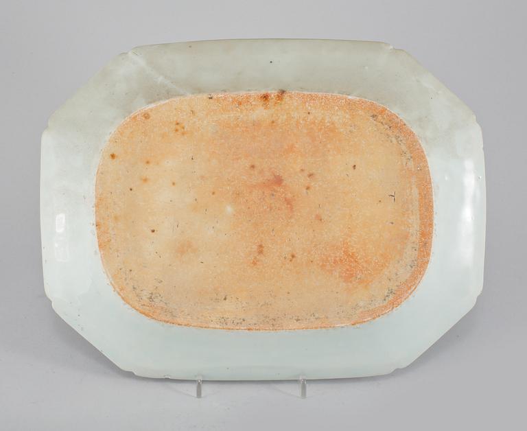 STEKFAT, porslin, Kina, Qianlong, 1736-1795.