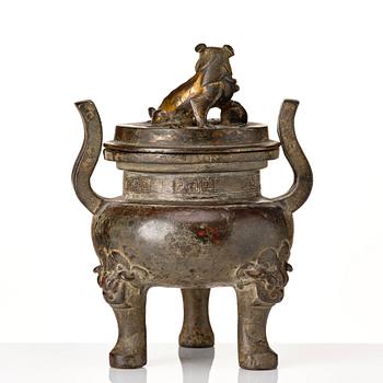 Rökelsekar med lock, brons. Mingdynastin (1368-1644).