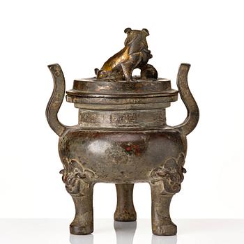 A tripod bronze censer, Ming dynasty (1368-1644).