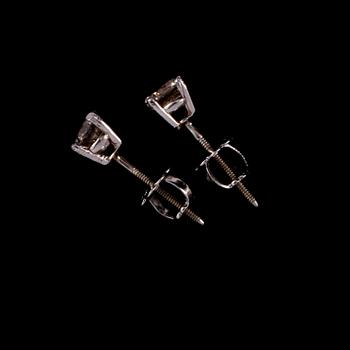 ÖRHÄNGEN, ett par, 14k vitguld med briljantslipade diamanter, totalt ca 0.32 ct. Vikt ca 0,5 g.