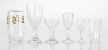 360. GLASSERVIS, 70 delar. Kosta. "Lagerberg". Design Elis Bergh.