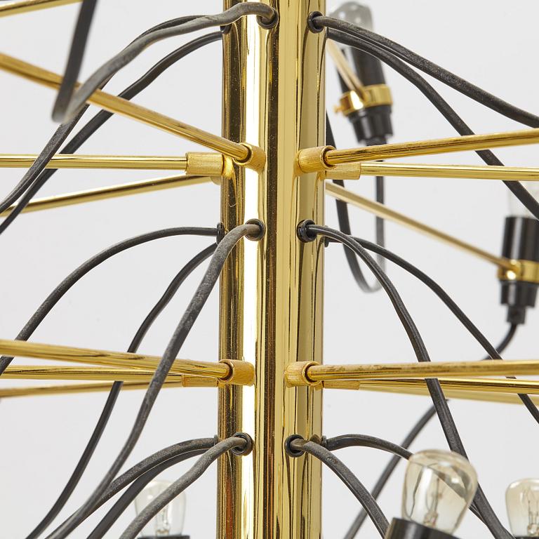 Gino Sarfatti, a model 2097/30 chandelier, Flos, Italy.