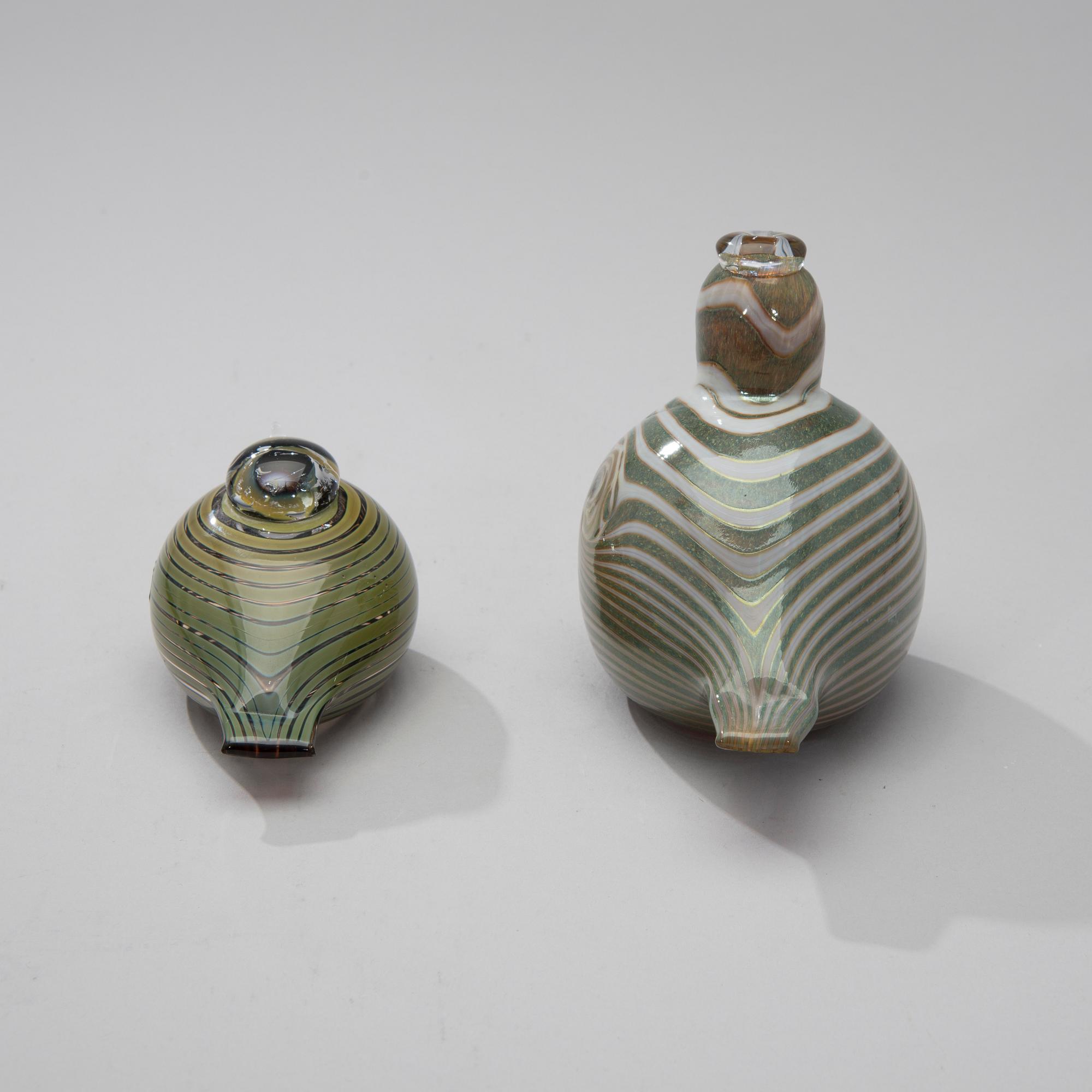 FIGURINER, 2 st, glas, en signerad O.Toikka Nuutajärvi.
