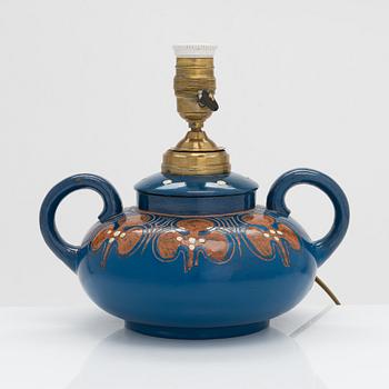 Alfred William Finch, an oil lamp bow, around 1900 by Iris Finland.