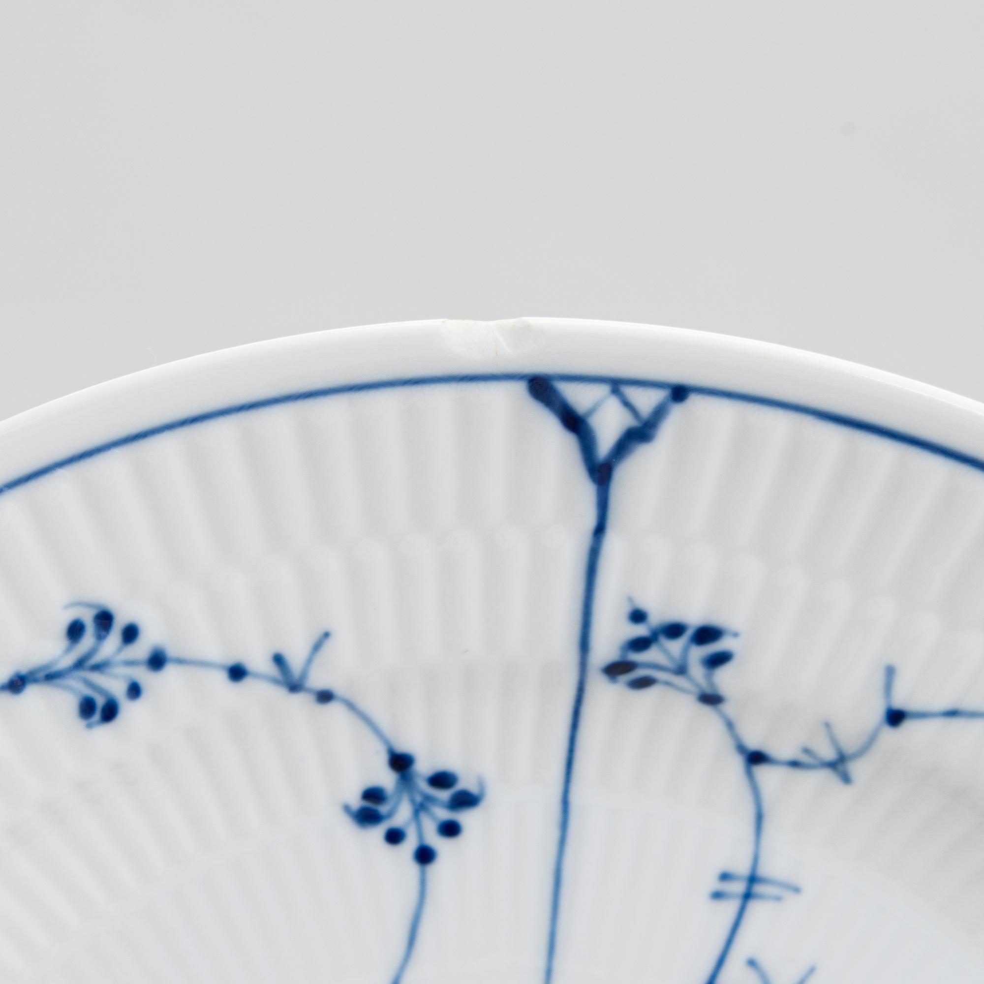 Ruoka-astiasto,  93 osaa, "Musselmalet", Royal Copenhagen, Tanska 1958-66.