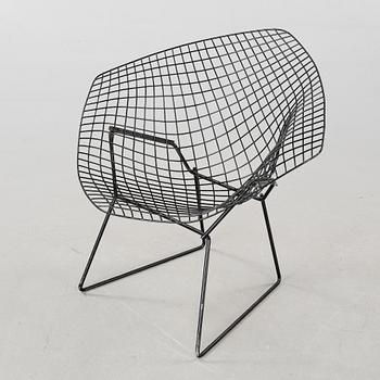 A chair by Harry Bertoia, model "Diamond Chair", third quarter of the 20th century.