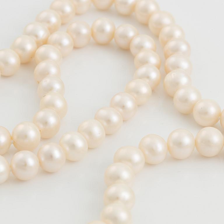 Pärlcollier odlade pärlor, lås i 18K vitguld.