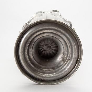 A first half och 20th century pewter Champange cooler.