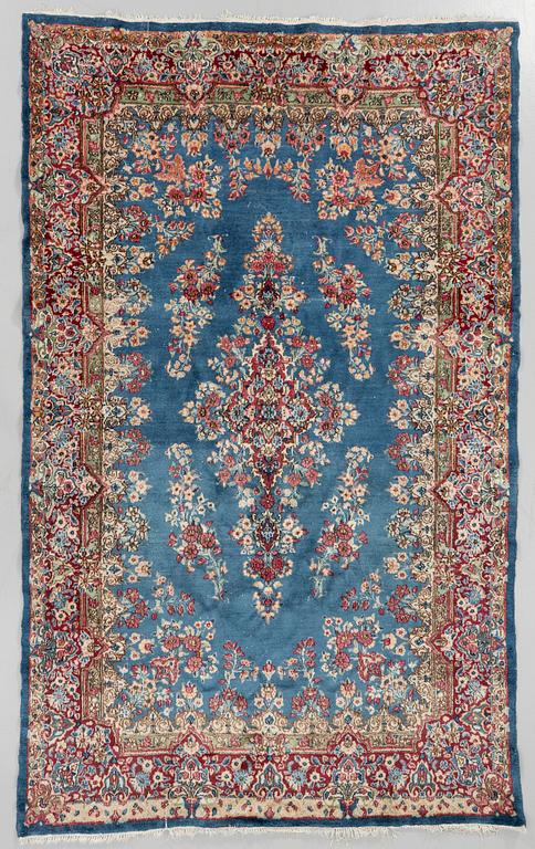 Carpet, Kirman/Sarouk, approx. 260 x 160 cm.