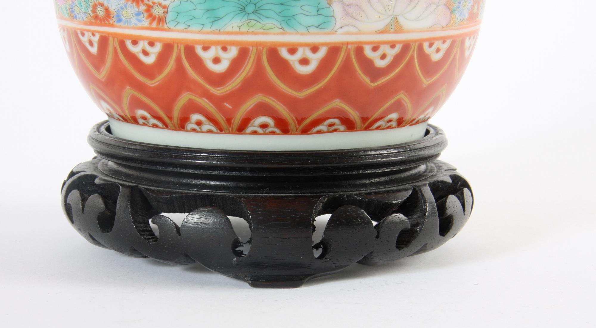 VAS, porslin, Kina, 1900-talets början.