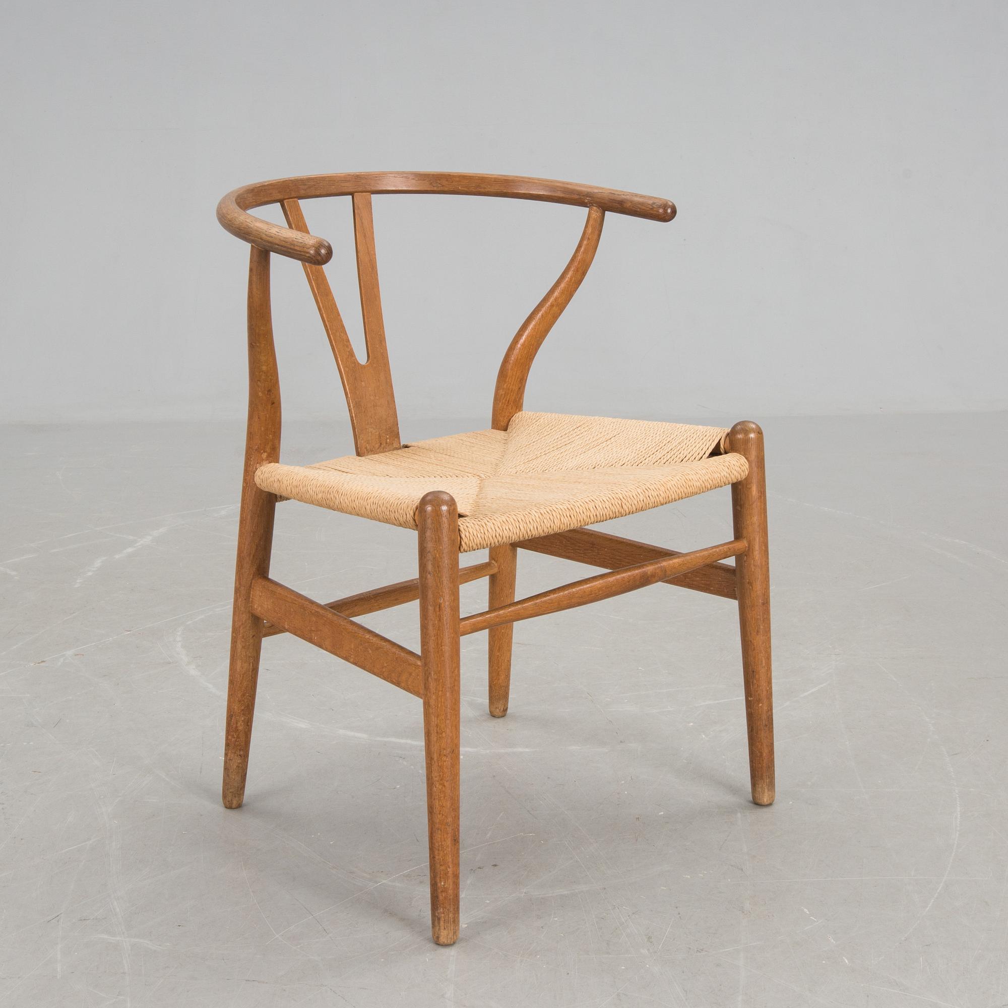 KARMSTOL, "Y-stolen", Hans J Wegner, MADE IN DENMARK BY CARL HANSEN & SON ODENSE DENMARK, 1960-tal.